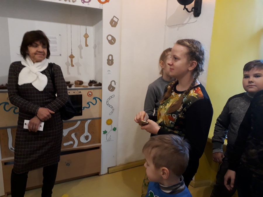 6 klasės mokinių ir jų tėvelių edukacinė išvyka į Vilniaus Žaislų muziejų