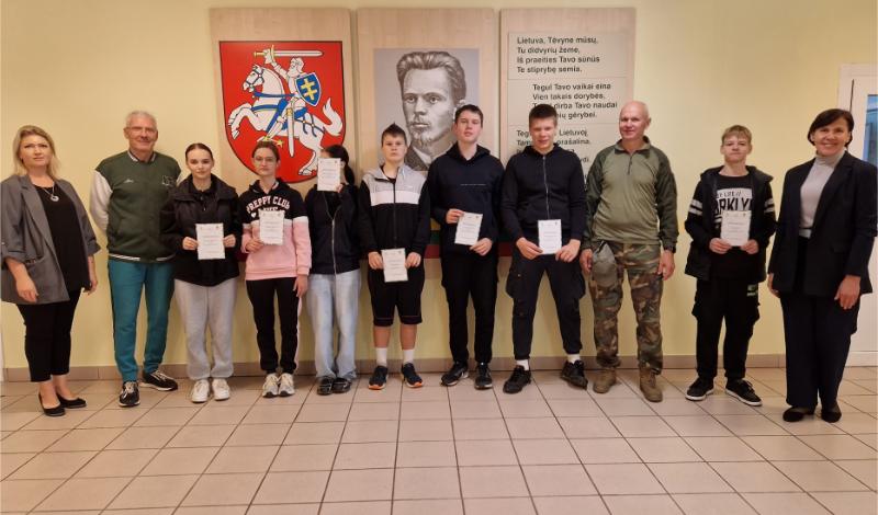 Pilietiškumo ir gynybos įgūdžių mokymai 9 klasės mokiniams 